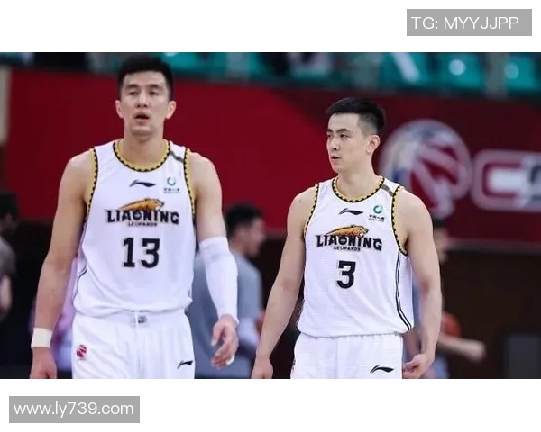 王哲林20分领衔上海男篮惨败 张镇麟低迷卢伟遭质疑