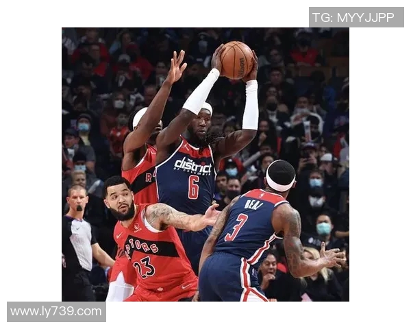 长驱直入 西亚卡姆顶开霍姆格伦上篮得手