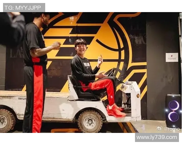 杨瀚森前4场场均6.3分钟得1.8分，开拓者下放威廉姆斯至G联盟