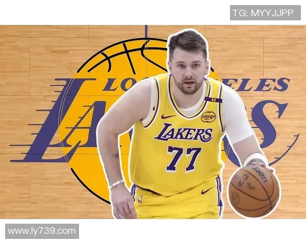 湖人又挨揍!东契奇发话,里夫斯躺着,雷迪克要整活 湖人又挨揍!东契奇发话,里夫斯躺着,雷迪克要整活