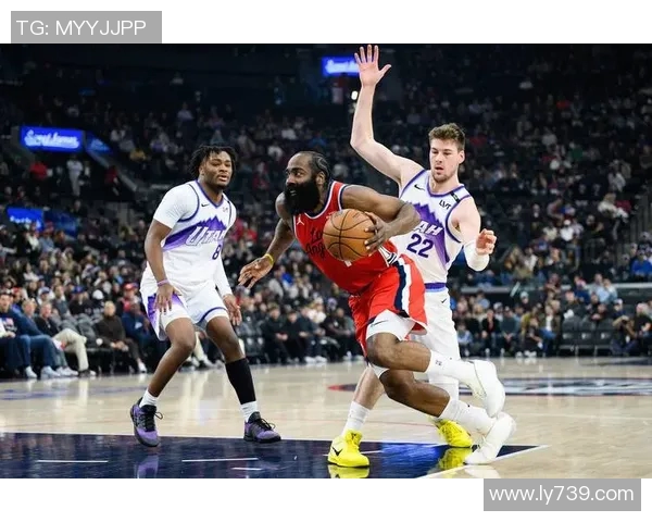 小卡谈末节拉开比分：防守成功率提升 哈登连续进三分带动了气势