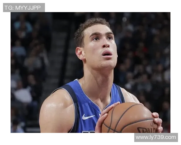 队魂真厉害！德怀特·鲍威尔3中3高效拿10分8板3助3断 正负值+35